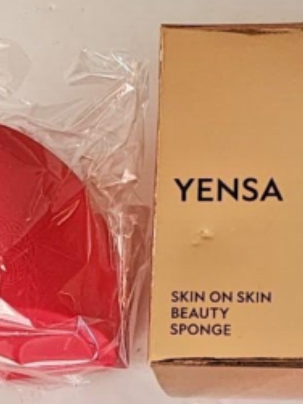 YENSA Red Skin-On-Skin Beauty Sponge - Smooth Blending Tool